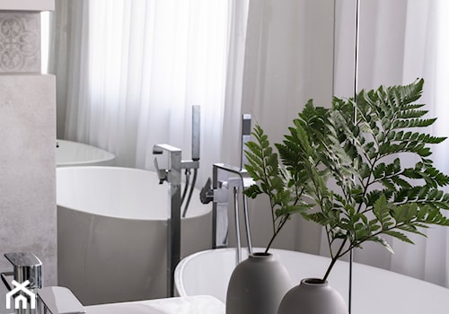 Giserska - Mała z lustrem łazienka z oknem, styl nowoczesny - zdjęcie od na-antresoli