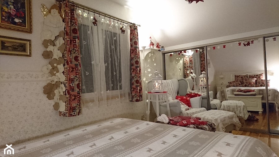 #mojeswieta - Średnia biała sypialnia na poddaszu - zdjęcie od Maja Sobotka