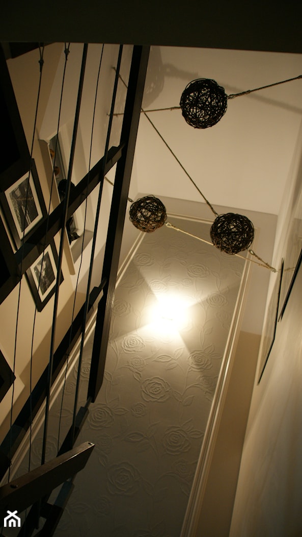 Aranżacja przestrzeni nad schodami - zdjęcie od Mag Space Magdalena Piasek - Homebook