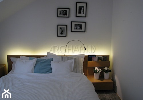 ARANŻACJA SYPIALNI - Mała biała sypialnia, styl skandynawski - zdjęcie od ARCHAMO ARCHITEKTURA