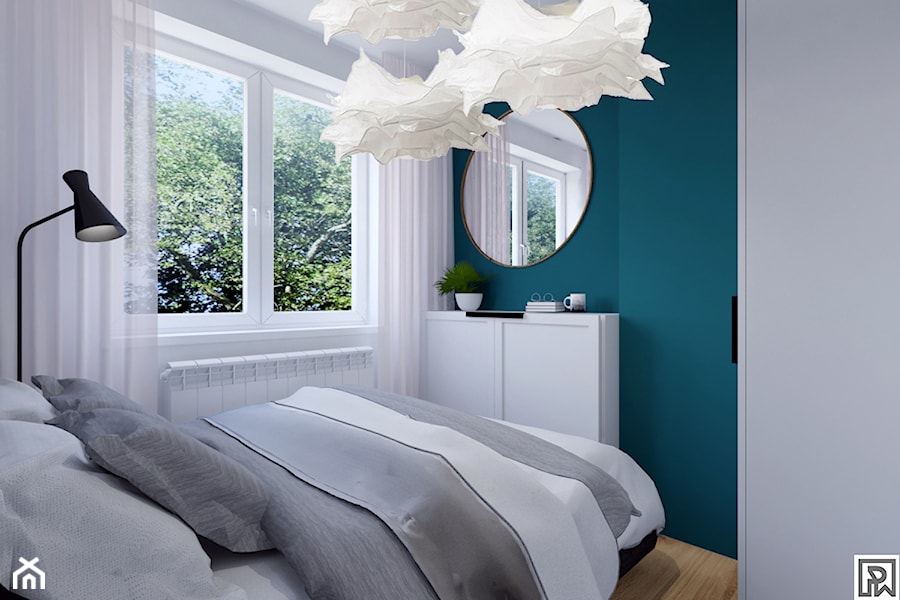 House flipping - inwestowanie w mieszkania - Mała biała niebieska sypialnia - zdjęcie od Architekt Wnętrz Patrycja Wojtaś