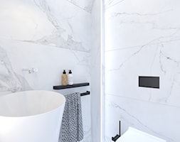 Projekt toalety w domu jednorodzinnym w Bielsku-Białej. - zdjęcie od Architekt Wnętrz Patrycja Wojtaś - Homebook