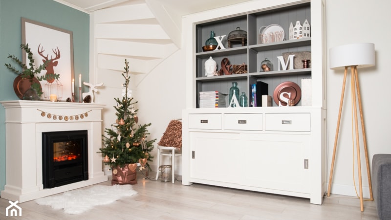 #choinka - Mały biały turkusowy salon, styl skandynawski - zdjęcie od Maryla Fossen - Homebook