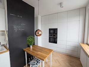 #FRN2 - Mała czarna jadalnia w kuchni - zdjęcie od Och-Ach_Concept