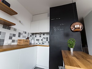 #FRN2 - Średnia otwarta biała z podblatowym zlewozmywakiem kuchnia w kształcie litery u - zdjęcie od Och-Ach_Concept
