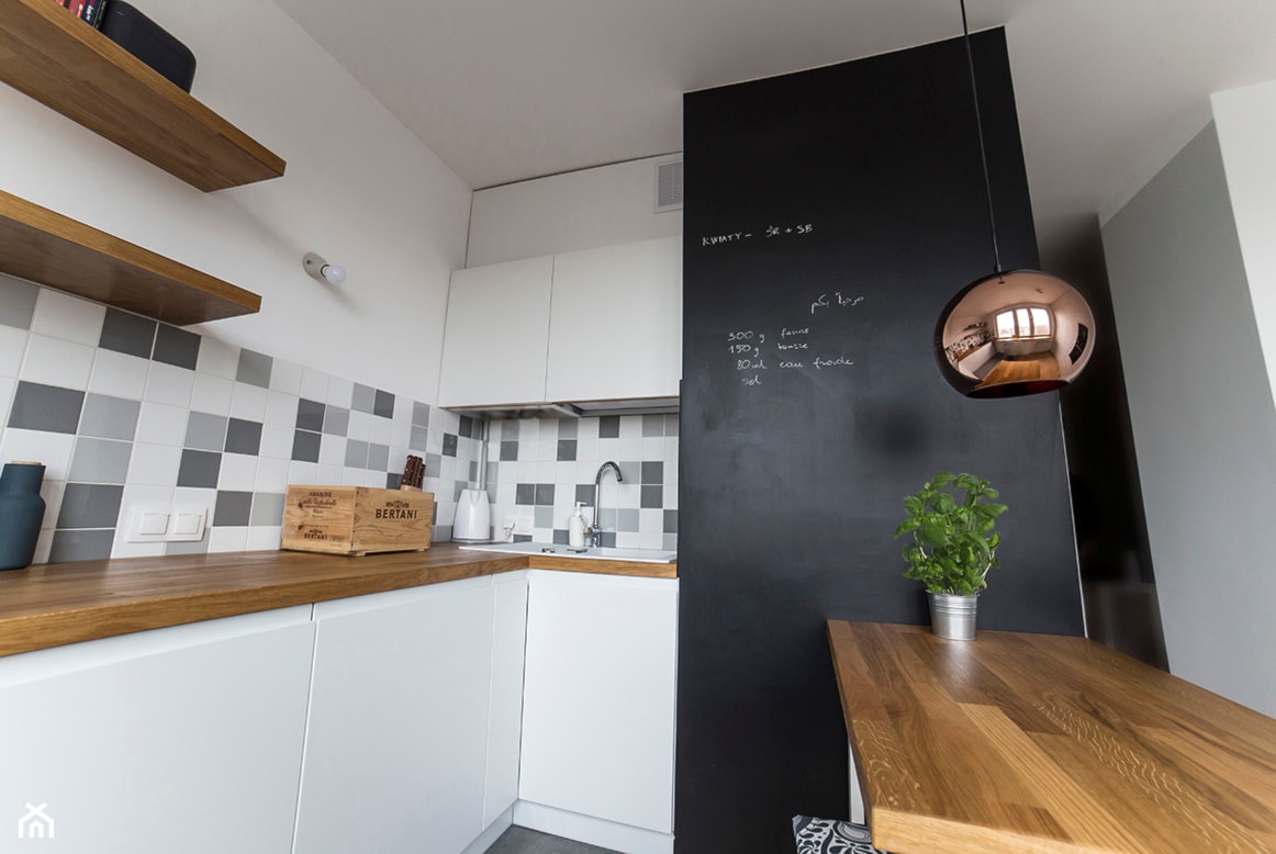 #FRN2 - Średnia otwarta biała z podblatowym zlewozmywakiem kuchnia w kształcie litery u - zdjęcie od Och-Ach_Concept - Homebook