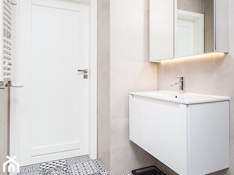 Aranżacje wnętrz - Łazienka: Skandynawska łazienka z patchworkami - Och-Ach_Concept. Przeglądaj, dodawaj i zapisuj najlepsze zdjęcia, pomysły i inspiracje designerskie. W bazie mamy już prawie milion fotografii!
