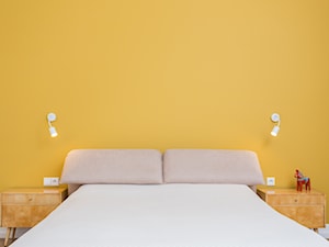Skandynawska, kolorowa sypialnia - zdjęcie od Och-Ach_Concept