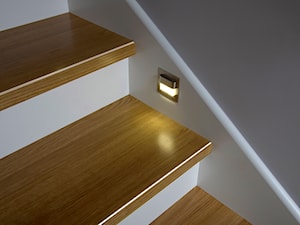 Oświetlenie schodów o nr katalogowym P162 - zdjęcie od Schody Chudziński