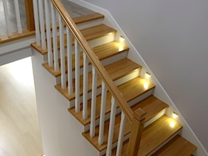 Oświetlenie schodów o nr katalogowym P162 - zdjęcie od Schody Chudziński