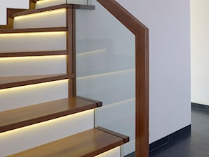Oświetlenie schodów o nr katalogowym P160 - zdjęcie od Schody Chudziński