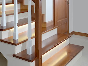 Oświetlenie schodów o nr katalogowym P159 - zdjęcie od Schody Chudziński