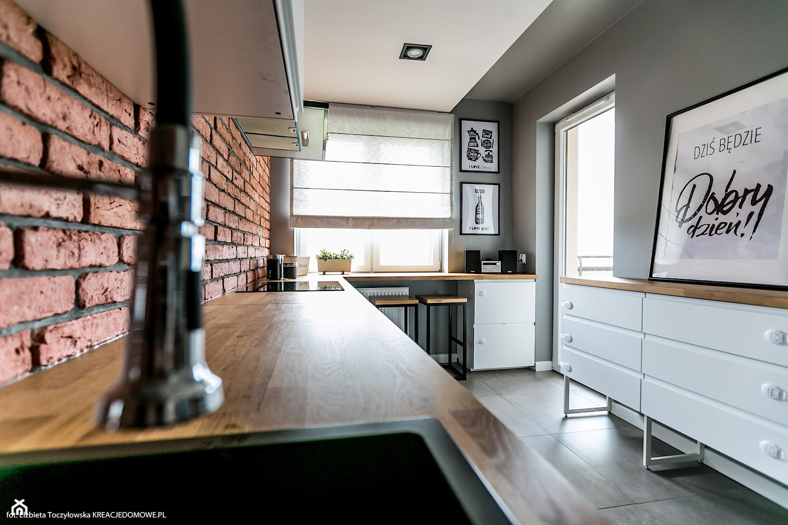 ciepłe i przytulne mieszkanie dla dużej rodziny - Kuchnia, styl industrialny - zdjęcie od ZIELONE studio projektowe - Homebook