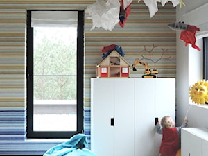 Posmodernistyczna wieś - Średni beżowy biały pokój dziecka dla dziecka dla chłopca, styl nowoczesny - zdjęcie od MUTUO Studio Projektowe