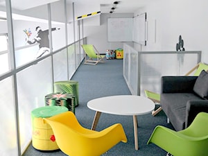 Realizacja przestrzeni coworking dla Bizneslab w Krakowie - Lobos Meble Biurowe - zdjęcie od Lobos Meble Biurowe