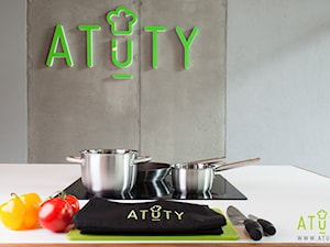 Atuty Studio Kulinarne - zdjęcie od Looxes Pracownia stolarska. Meble na zamówienie