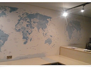 Tapety z serii mapy w małym biurze w Krakowie - zdjęcie od deKEA Polska