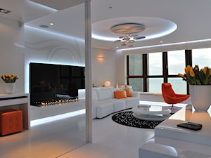 Apartament w Sea Towers - Duży biały salon - zdjęcie od Ministerstwo Spraw We Wnętrzach