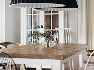 Dom w Trójmieście - Średnia biała jadalnia jako osobne pomieszczenie, styl nowoczesny - zdjęcie od ManaDesign