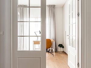 Apartament w Gdańsku - Średnie w osobnym pomieszczeniu białe biuro, styl nowoczesny - zdjęcie od ManaDesign