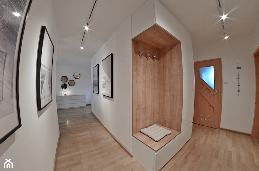 Home Staging - Marina Primore Gdańsk - 70m2 - 2019 - Hol / przedpokój, styl nowoczesny - zdjęcie od Studio86