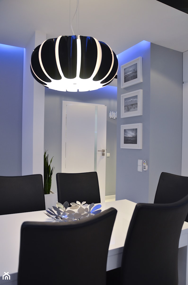 Mieszkanie Gdańsk - 48m2 - 2014 - Średnia szara jadalnia w salonie, styl nowoczesny - zdjęcie od Studio86