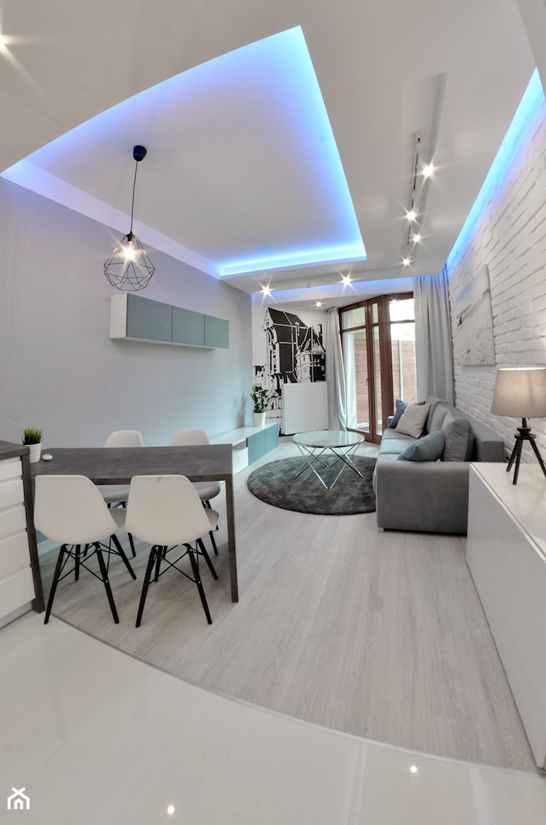 Apartament wakacyjny - Neptun Park Gdańsk - 42m2 - 2017 - Średni biały salon z jadalnią, styl nowoczesny - zdjęcie od Studio86
