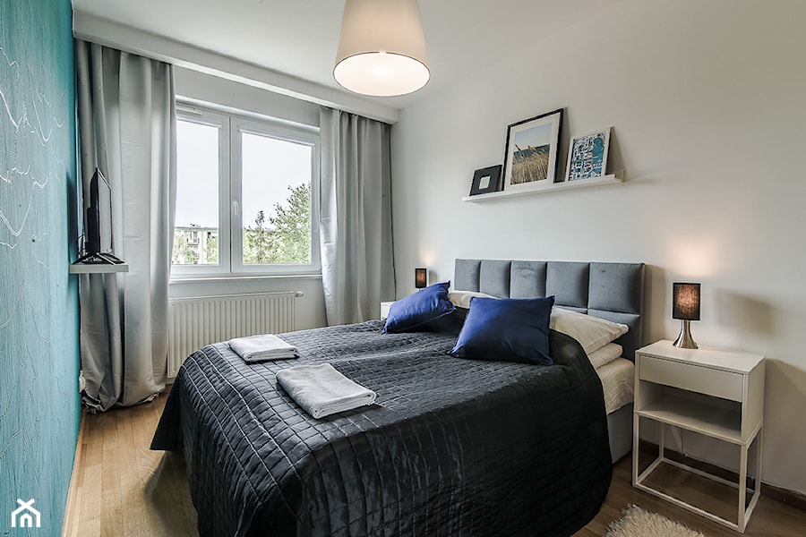 Home Staging - Marina Primore Gdańsk - 70m2 - 2019 - Mała biała sypialnia, styl nowoczesny - zdjęcie od Studio86