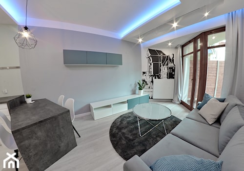 Apartament wakacyjny - Neptun Park Gdańsk - 42m2 - 2017 - Średni szary salon z jadalnią, styl nowoczesny - zdjęcie od Studio86