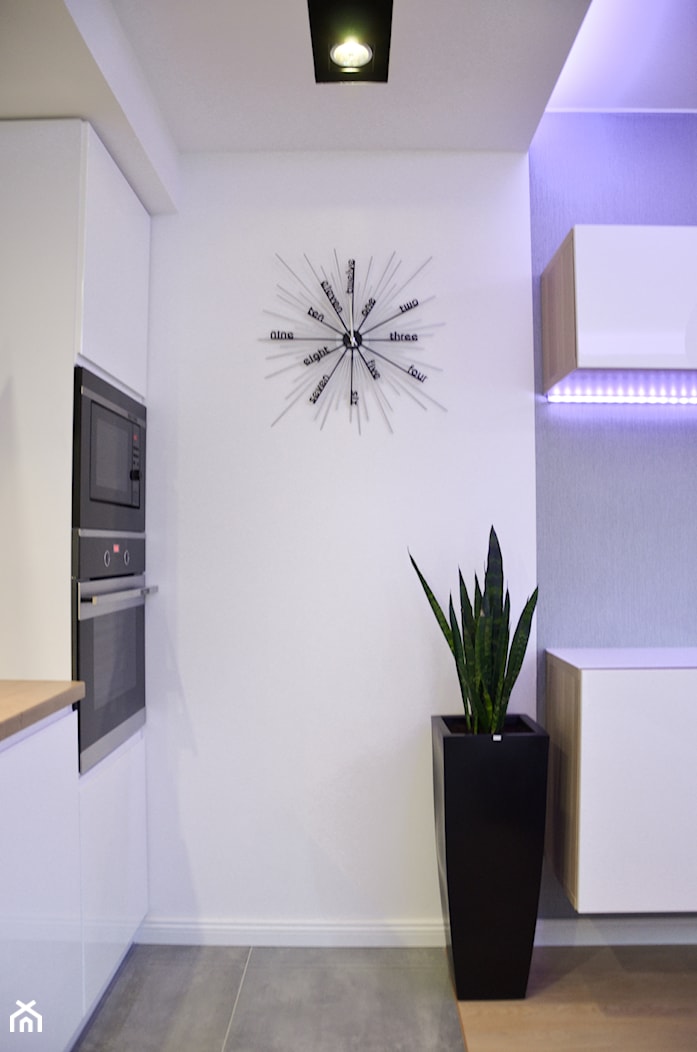 Mieszkanie - Browar Gdański - 50m2 - 2015 - Mały biały salon z kuchnią, styl nowoczesny - zdjęcie od Studio86 - Homebook