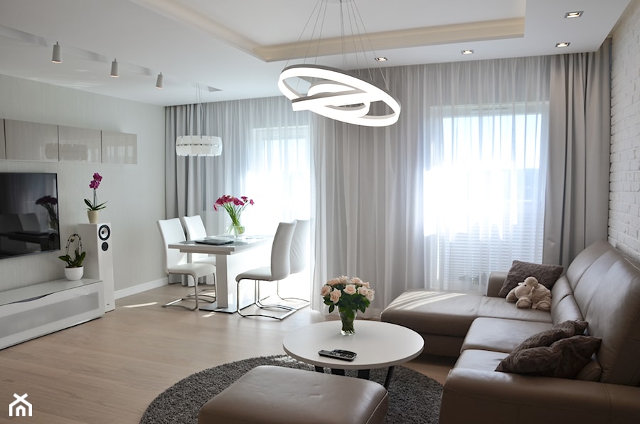 Mieszkanie - Albatross Towers Gdańsk - 74 m2 - 2016 - Duży beżowy biały salon, styl nowoczesny - zdjęcie od Studio86