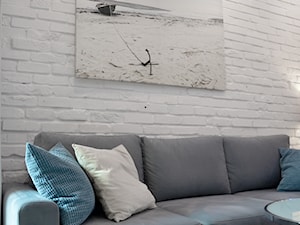 Apartament wakacyjny - Neptun Park Gdańsk - 42m2 - 2017 - Biały salon, styl nowoczesny - zdjęcie od Studio86