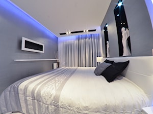 Mieszkanie Gdańsk - 48m2 - 2014 - Mała szara sypialnia, styl nowoczesny - zdjęcie od Studio86
