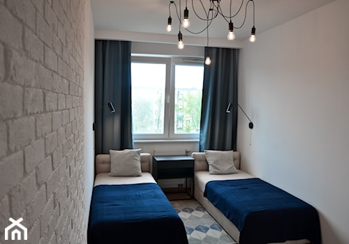 Home Staging - Marina Primore Gdańsk - 70m2 - 2019 - Mała szara sypialnia, styl nowoczesny - zdjęcie od Studio86