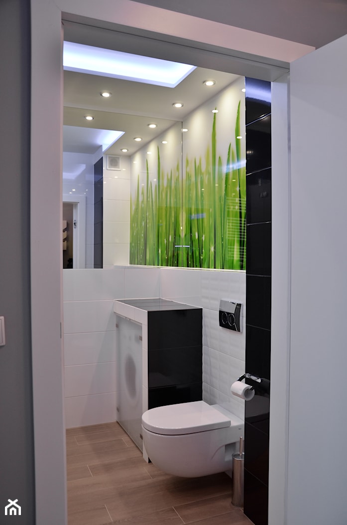 Mieszkanie - Browar Gdański - 50m2 - 2015 - Mała z pralką / suszarką ze szkłem na ścianie z punktowym oświetleniem łazienka, styl nowoczesny - zdjęcie od Studio86 - Homebook