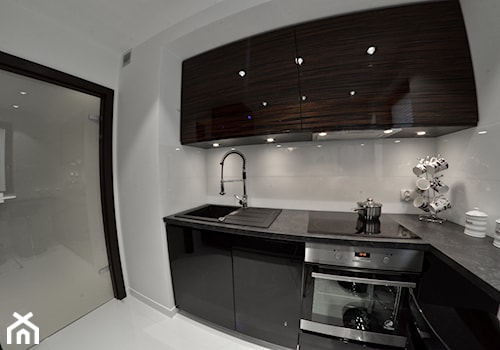 Kawalerka - Browar Gdański - 38m2 - 2015 - Mała z salonem biała szara z podblatowym zlewozmywakiem kuchnia w kształcie litery l, styl nowoczesny - zdjęcie od Studio86