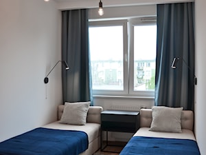 Home Staging - Marina Primore Gdańsk - 70m2 - 2019 - Mała biała sypialnia, styl nowoczesny - zdjęcie od Studio86