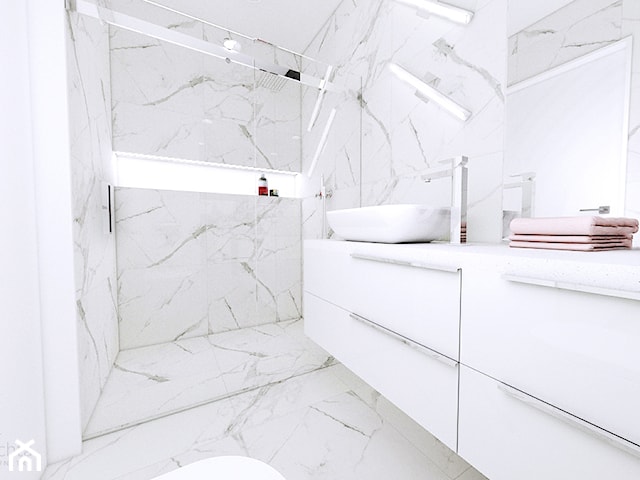 Biała nowoczesna łazienka