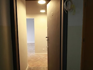 Loft na Pradze - Hol / przedpokój, styl industrialny - zdjęcie od Ola Paszko