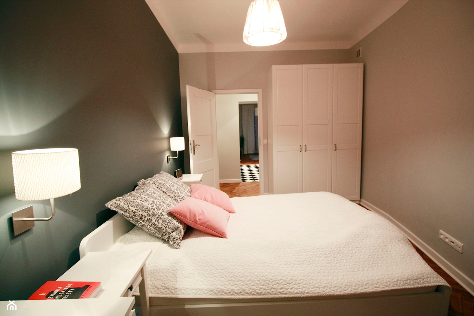 60m2 na Powiślu - Mała szara sypialnia, styl nowoczesny - zdjęcie od Ola Paszko - Homebook