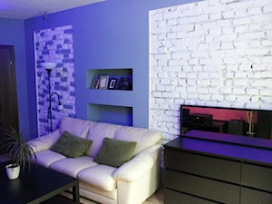 Pokój dzienny - Mały biały szary salon, styl glamour - zdjęcie od Nako House