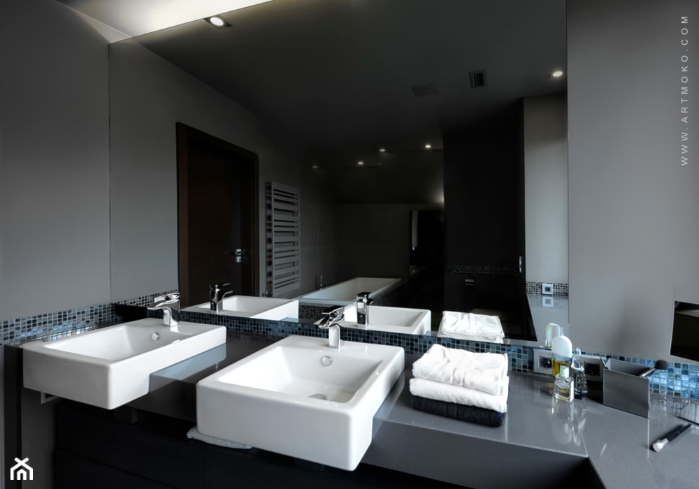 Luksusowa rezydencja pod Krakowem - Średnia z dwoma umywalkami z punktowym oświetleniem łazienka, styl nowoczesny - zdjęcie od artMOKO - Homebook