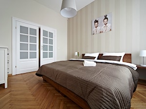 apartament z klimatem królewskiego Krakowa - Sypialnia, styl tradycyjny - zdjęcie od artMOKO
