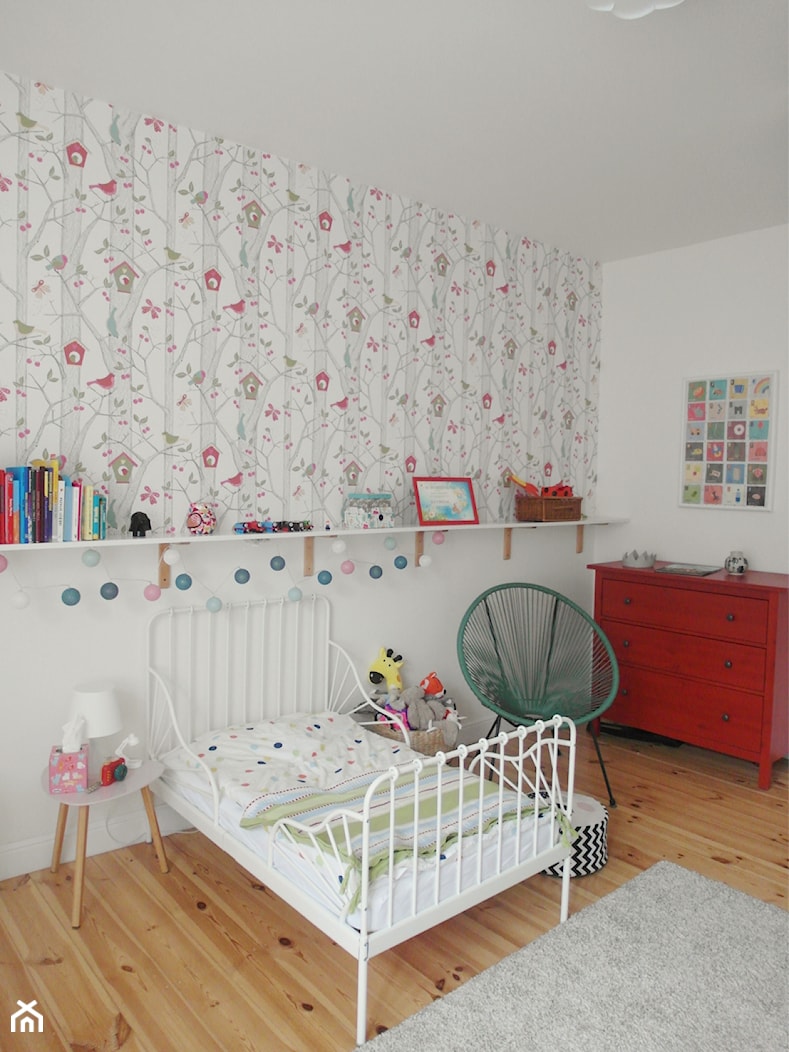 astrów - Mały biały szary pokój dziecka dla dziecka dla chłopca dla dziewczynki, styl nowoczesny - zdjęcie od NaNovo - Homebook