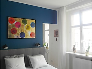 astrów - Średnia biała niebieska sypialnia, styl tradycyjny - zdjęcie od NaNovo