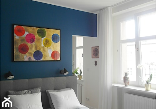astrów - Średnia biała niebieska sypialnia, styl tradycyjny - zdjęcie od NaNovo