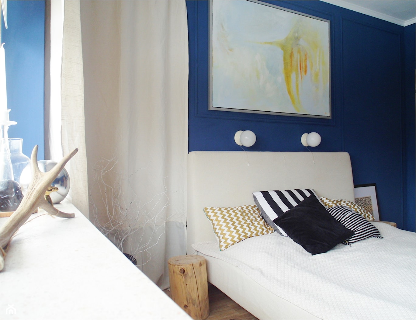 niebiesko o - Mała niebieska sypialnia, styl nowoczesny - zdjęcie od NaNovo - Homebook
