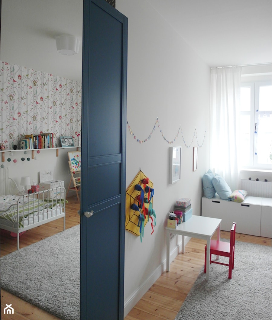 astrów - Średni biały pokój dziecka dla dziecka dla chłopca dla dziewczynki, styl nowoczesny - zdjęcie od NaNovo