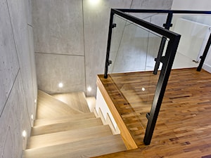 Hol na piętrze - zdjęcie od M4 Michał Strawa Studio Design