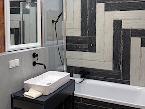 Loft Wrocław - Mała bez okna z lustrem łazienka, styl industrialny - zdjęcie od Pracownia Wnętrza